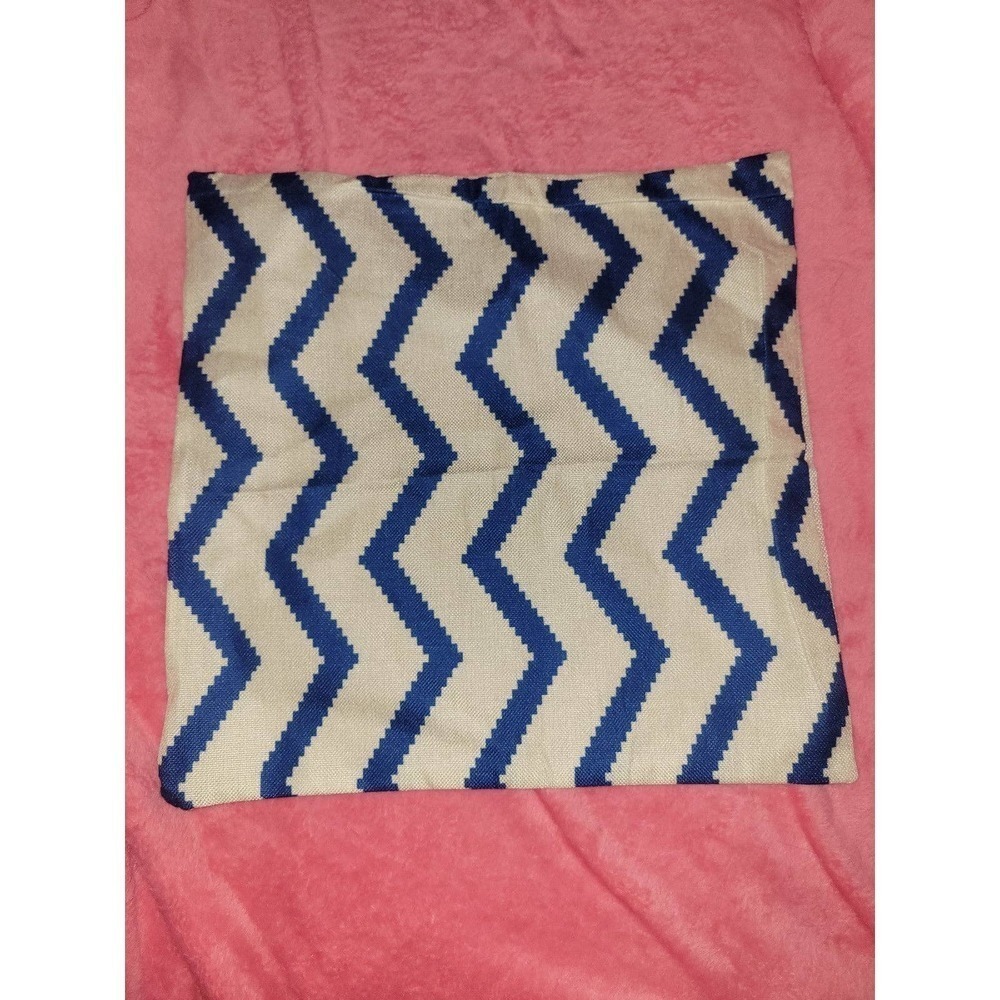 Pillow case blue Chevron print